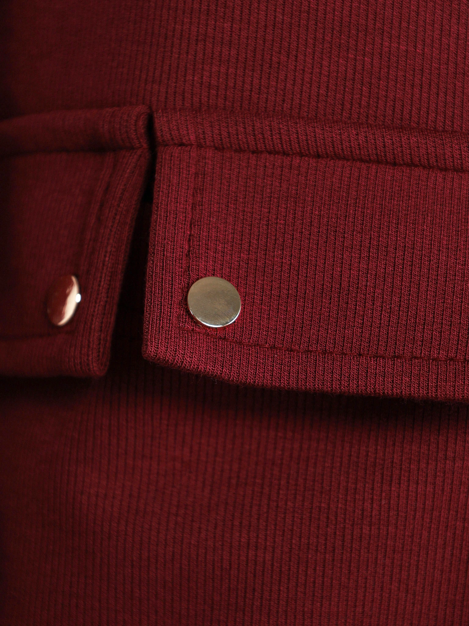 Куртка трикотажная бордового цвета с кулиской по низу